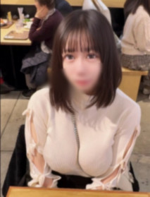 爆乳【初・無】“胸部太大感到自卑…”破壞力超群的職業女性。 狂暴的牛奶罐乳，大量陰道內射精。