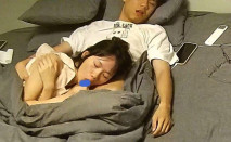 六月最新高校附近鐘點炮房 攝像頭偷拍大學生情侶青春女孩被男友射了一嘴後再吃外賣