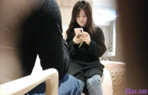 媒體編導畢業膚白貌美性格溫柔良家人妻型美少婦酒店援交，妹子做愛很投入像情侶一樣，享受爆操表情銷魂呻吟欲仙欲死