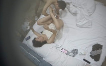 流出酒店偷拍 白領少婦姐姐被舔狗小男友操爽後獎勵給他敷面膜