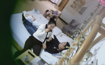 新流出酒店偷拍 長得就像鄰家溫柔人妻床上發騷 主動勾引老公做愛 無套內射