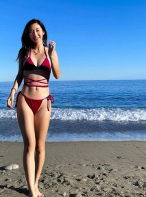 【極品稀缺網紅洗澡偷拍】抖音200W網紅素顏洗澡 漂亮美乳 身材真不錯啊 好像推倒幹一炮