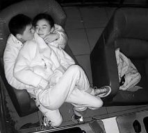 網吧監控攝像頭偷拍 學生情侶逃課在網吧包廂 偷吃禁果行為生澀