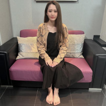 某品牌美人店員小唯。有品位的成熟女性也無法抵擋欲望！