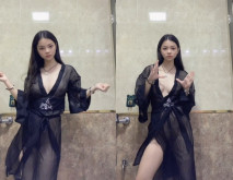 【2月新品】，高顏萌妹，推特福利姬【安慕希】露臉定製，裸舞《人猿泰山》搖擺，堅挺大奶，非常有感覺