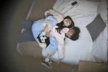 流出酒店偷拍 反差婊可愛眼鏡學妹被猥瑣男友帶到酒店操小穴