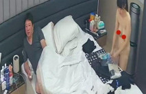 黑客破解家庭攝像頭偷拍 夫妻的日常性生活 騷妻高潮亂叫老公大雞巴你幹死我 好爽 兒子都那麼大還敢赤裸面對