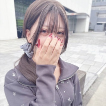 【18歲現役女大學生】害羞內向少女的大膽覺醒！突破自我極限，撕下陰鬱面具，釋放高潮！