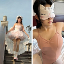 2025年最新流出，極品自拍，【輕語舞蹈生】，藝校舞蹈學生妹視頻，甜美初戀，從頭到腳都很嫩，身材一流