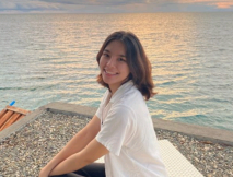 漂亮模範生被男友狠操