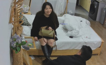 流出酒店稀有台偷拍 愛撒嬌的皮靴少婦和大叔老男人開房偷情