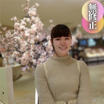 【首次拍攝】【露臉】可愛無敵的『樸素』素人。桃子停不下來。如果開腳的話，是個色女！ 透明的白皙肌膚，在精液中露出。