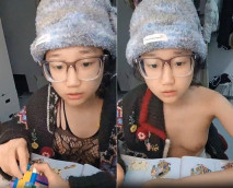 在家拼積木的風騷學妹露臉跟狼友撩騷互動聽指揮 裡面穿著情趣絲襪裝扮脫光光揉奶玩逼奶子比心尿尿刺激