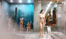 澡堂子偷窺多位大奶子美少婦走路一晃一晃的