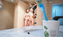 洗浴中心內部員工偷拍 幾位白嫩的學妹洗澡、泡湯