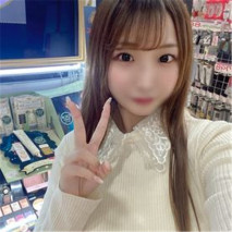 小玲奈和和攝影師的性愛“我射了！我射了！我射在我的陰戶裡......”