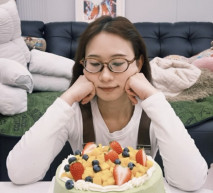 良家小少婦出軌偷情性愛自拍，身材簡直太頂了，蜂腰蜜桃臀後入彈力十足秒射