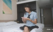 探花大神老王1900元酒店約炮 18歲新下海兼職妹子靦腆聽話搞得她一直喊疼逼都給搞腫了