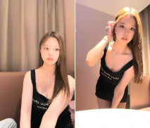 極品尤物大胸女神！新人近期下海！撩下包臀裙，一對豪乳盡收眼底，被炮友揉搓扣弄，翹起圓潤美臀超誘人