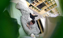 新流出安防酒店偷拍 精品外表清秀內在反差狂野學妹穿白絲襪被已工作胖哥男友操