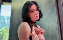 俄羅斯頂級Coser甜狐姐 Sweetie Fox 極品騷貨絲襪肛交～大雞巴狠幹粉嫩屁眼，最後濃精全射在肥美大屁股里