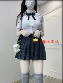#高中學生妹   小布158.44.B奶.18歲 小奶膽子大 穿校服都不穿內衣