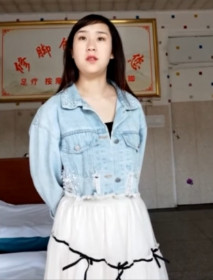 2025年9月最新，嫖娼大神,【goporno】，19歲嫩妹，按摩過程中不斷伸出咸豬手，極品美乳，特寫騷穴，很刺激的一次