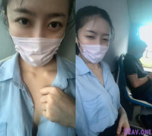 妹子公車上露出自拍