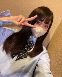 全日制・現役J系排球部所屬的超絕美少女！ 雖然我的性經驗很少，但是我喜歡做愛、、、人生第一次中出！