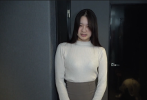 高挑苗條美腿清秀透明感超群！用中出和顏射弄髒小雪