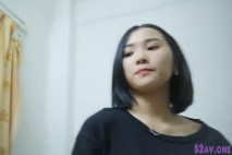 村長尋花換換口味找快餐站街女，短髮苗條妹子直接開幹沒幾下就射