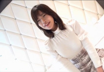 身材苗條，容貌姣好，胸部豐滿誘人。我們拍攝了這位可愛女子的混亂樣子。