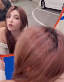 推特60W粉絲網黃潮妹「kitty」露臉性愛私拍，開工了，要來收心操一下吧，啊怎麼在停車場…而且在監視器下面。要操一下嗎？