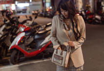 人氣爆乳女神 ▌樂樂▌經典痴漢電車《尾行》侵犯女神 尾隨強勢後入肏弄尤物