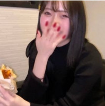 與藝能模特兒重逢！穿著她絕對不會在粉絲面前穿的超性感Cosplay服裝，進行中出性愛。