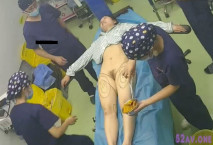 攝像頭監控偷拍超級稀缺醫療整形美容手術室兩個脫光光整容的妹子