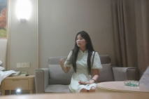 探花老司機老牛哥2000元酒店約炮 剛畢業拜金女大學生，背著男友出來掙外快被各種姿勢操嗨