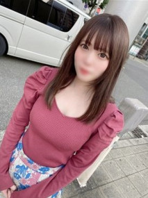 色白苗條美巨乳的美女繪裏醬，毫無預警地被拍AV攝影，大量中出，可能懷孕了。