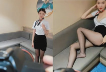 航空學院白虎學生“勤工儉學”出來應聘裸體模特 一個勁裝純說自己賣藝不賣身一邊拍攝一邊故意挑逗