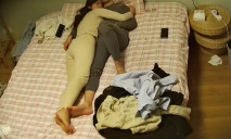 公寓酒店 3-8 非常素人的一對情侶 女生長髮及腰 很主動的想跟男朋友親近 應該是熱戀且異地很久的