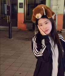 2025年7月最新，長相不錯的大四學姐，幫男友吹吹影片流出，水汪汪的大眼睛滿是申請，極品美乳玩不夠！