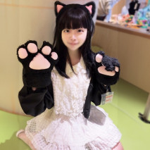 【合法】147cm終極童顏嬌小體型的18歲女僕咖啡。 剃掉快要長出來的陰毛。無法抗拒她可愛的笑容，給她種付了兩次。。。