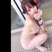 為粉絲們呈現她服務至上的偶像級風采