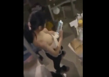 女生在宿舍自慰給男友看