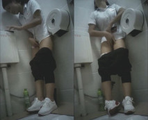 捕獲一女生看著手機瘋狂自慰