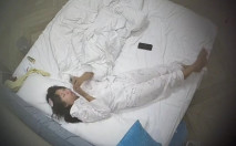 流出酒店偷拍 清純學妹在啪啪中自拍細節和男友一起欣賞