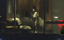 2025年5月最新，【五星級酒店窗外偷拍】，情人之間的約會，長腿女神被按在凳子上操，入住的都是高質量男女