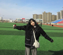 大學生究極反差，大學在讀眼鏡妹【momocats】不雅自拍流出，3P吃精毒龍野戰