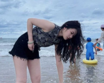 剛新婚不久的女秘書被老闆顏射，不知道她老公看到了會是什麼樣的心情！