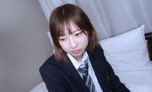 搭訕偷懶中的美形學生。起初她對自己的小穴很警惕，但她態度軟化了，我們成功的插了進來！ ！在原始性行為中，我射精並植入她緊繃的子宮並且受孕。